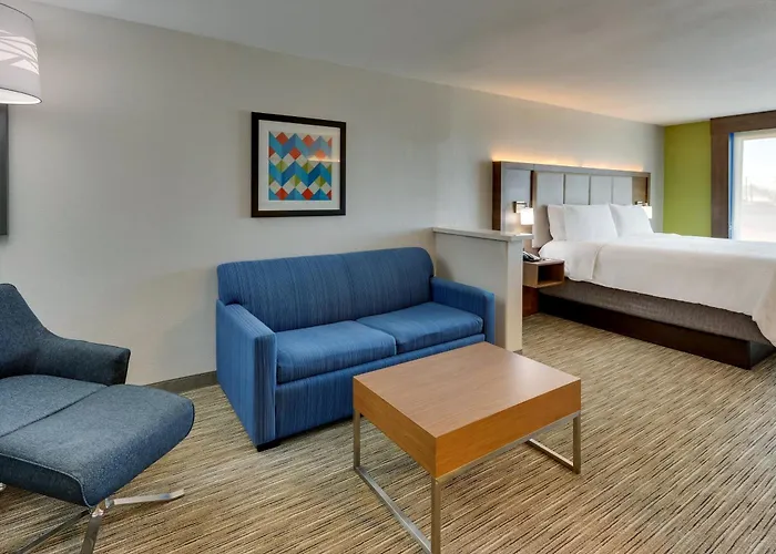 Express Worth Nw Loop 820 By Ihg Hotel 3*