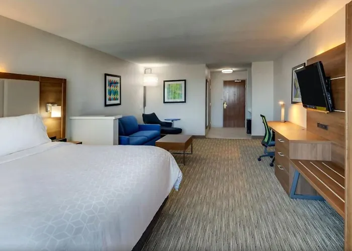 Express Worth Nw Loop 820 By Ihg Hotel