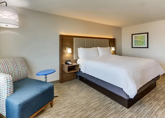 Express Worth Nw Loop 820 By Ihg Hotel