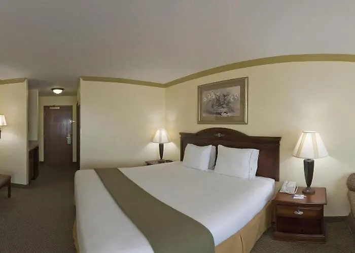 Hotel Express Worth Nw Loop 820 By Ihg Fort Worth