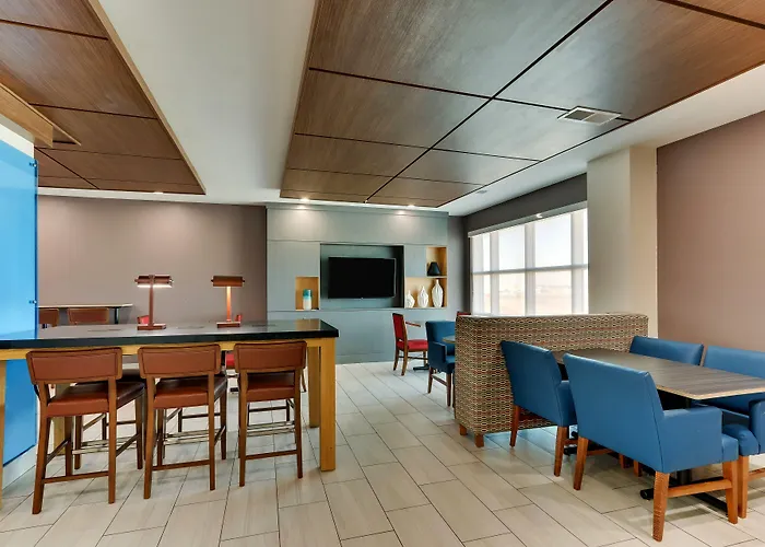 Express Worth Nw Loop 820 By Ihg Fort Worth