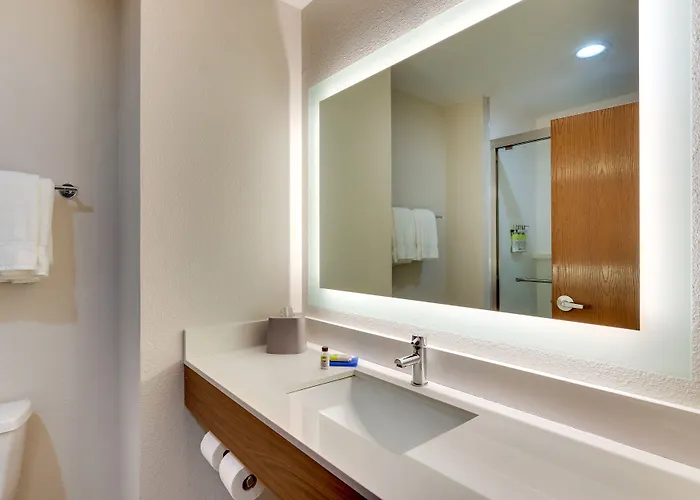 Express Worth Nw Loop 820 By Ihg Hotel 3*