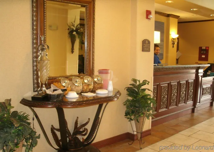 Hotel Express Worth Nw Loop 820 By Ihg 3*